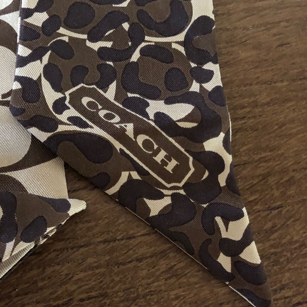 Coach leopard Brown and Tan Signature Skinny silk Scarf NWT - Picture 3 of 4